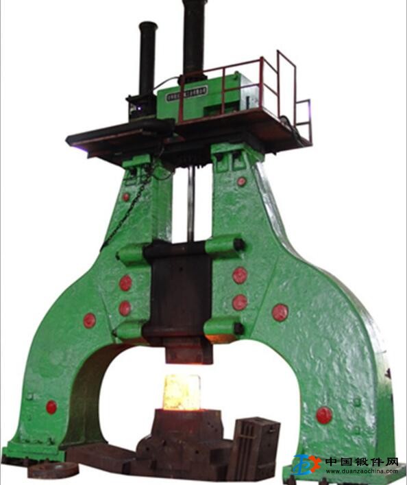 自由鍛電液錘雙臂鍛造