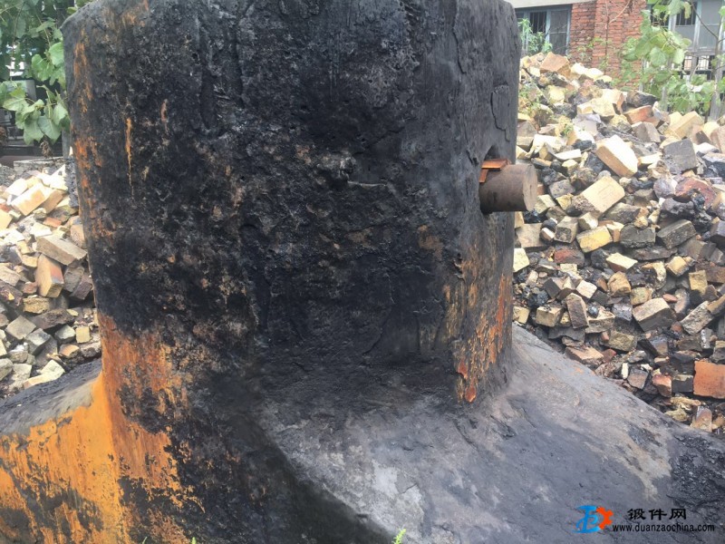 出售1噸空氣錘底座