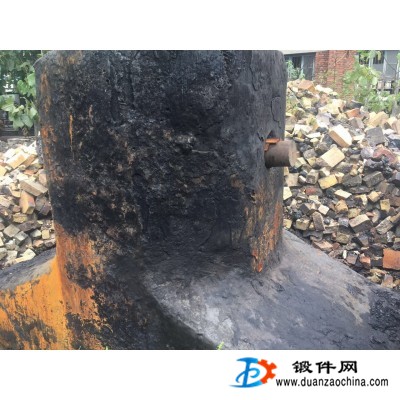 出售1噸空氣錘底座