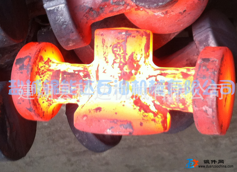 石油機械大型閥體鍛造件 精鍛 模鍛 紅沖 精密鍛造鍛件