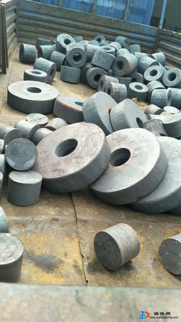 車輪，軸，聯軸器，餅類鍛件等，大鍛件