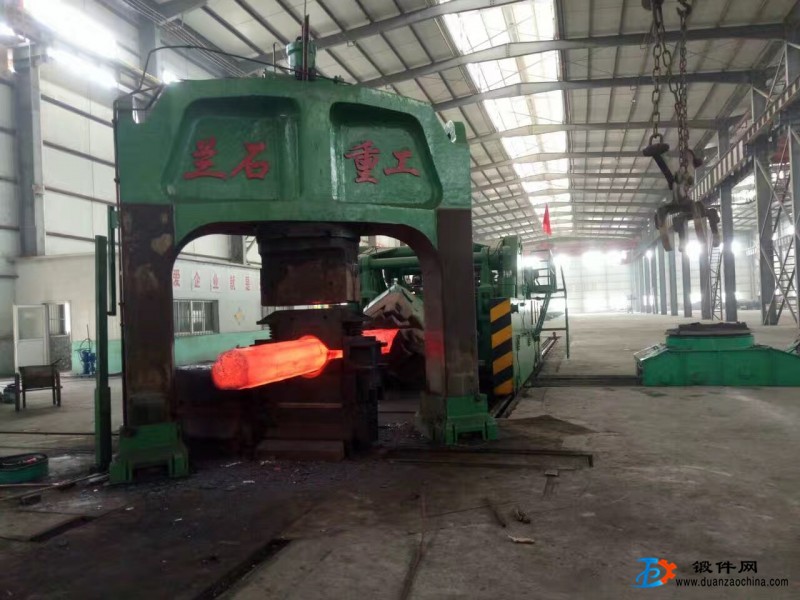 供應鍛圓、餅、方、筒，管板，管模、風機軸、模塊等大型鍛件