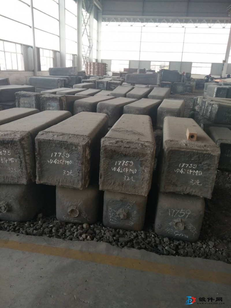 供應各類連鑄圓、鋼錠