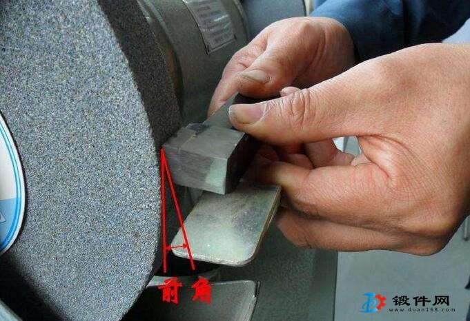 鍛件加工中車刀刃磨