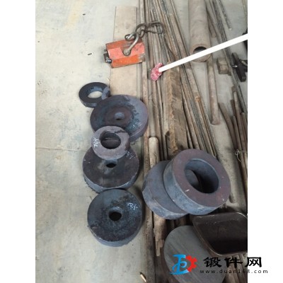 各種軸類，齒輪，法蘭，破碎機偏心軸，圓錐軸
