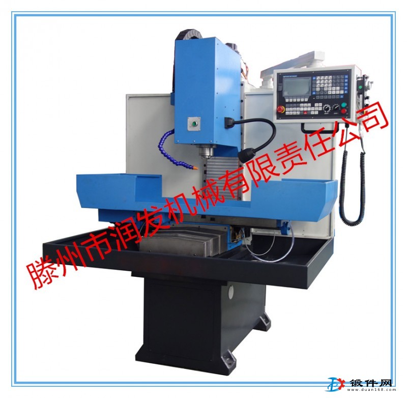 數控銑床XK7125 適合于多品種 中小批量零件的生產