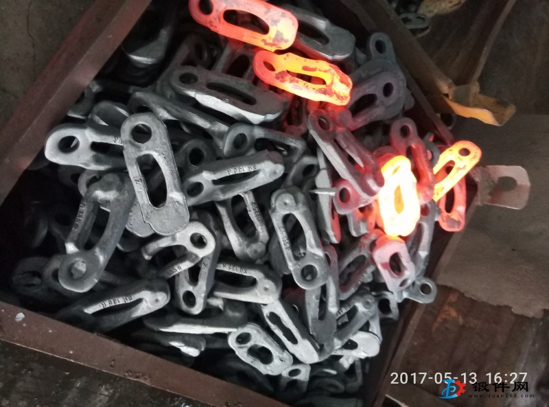 提供挖掘機履帶底盤鏈軌節零件精密模鍛鍛件