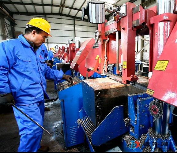 鍛件加工前鋸切下料