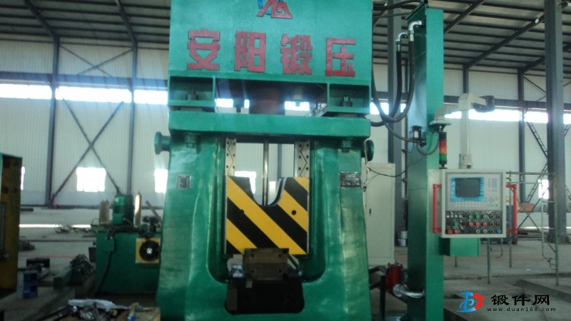 120mm大直徑鋼球自動化鍛造生產設備程控錘鍛打鋼球