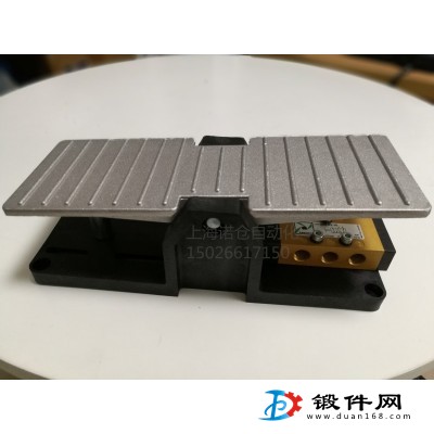 224.52.11.12  PNEUMAX氣控閥