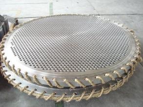 專業生產制造大型管板法蘭、孔板法蘭